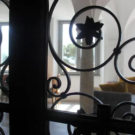 Due Colonne - By Lovecomo * Menaggio